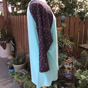 NWOT LuLaRoe Randy Baseball Sleeve Top